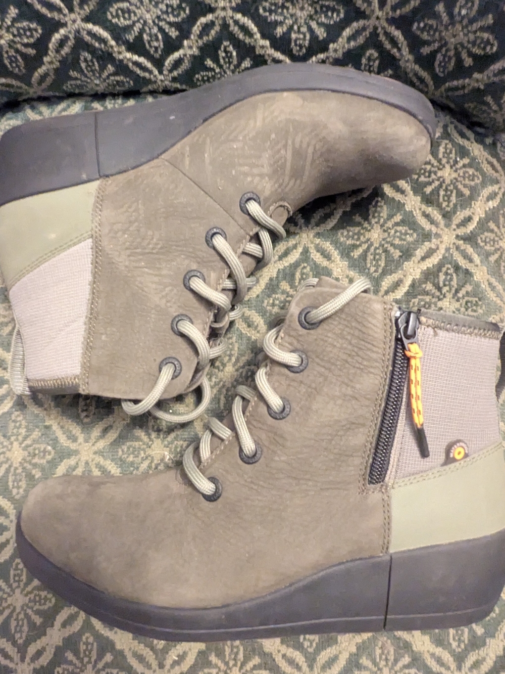 Bogs Women’s Olive Green Lace-Up Wedge Ankle Boots